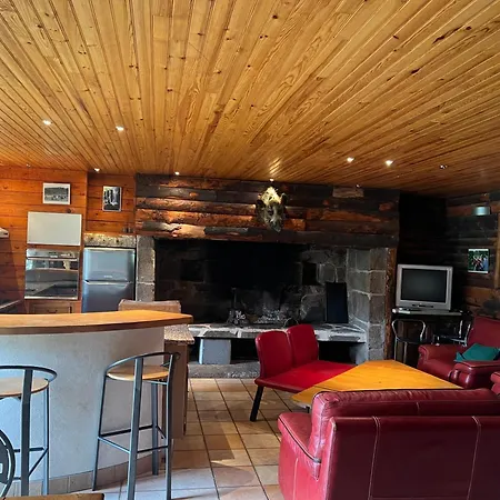 Maison Au Giraldes Puy Mary Volcan Casa de Férias